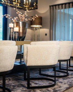 SCAUN DINING EMERSON, ALB/NEGRU, TAPITERIE DIN TESATURA CHENILLE SI PICIOARE DIN METAL, STIL MODERN B2 - Img 3