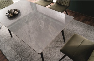 MASA DINING IVY, 140 CM, EFECT DE MARMURA GRI/NEGRU MAT, BLAT DIN CERAMICA SI PICIOARE DIN METAL, STIL MODERN - Img 3