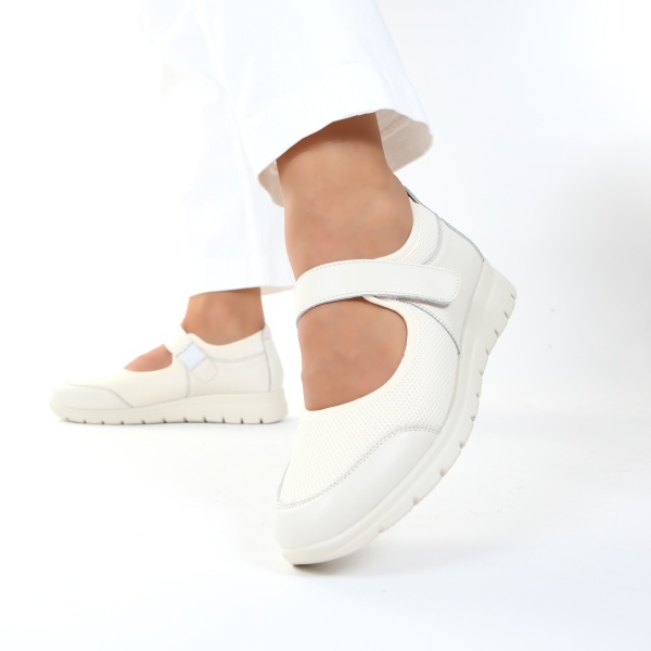 Pantofi bej usori Linada