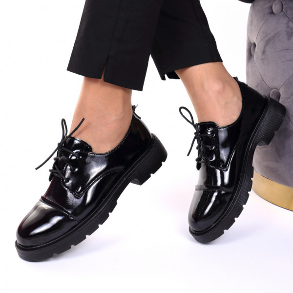 Pantofi lacuiti Francisca negru