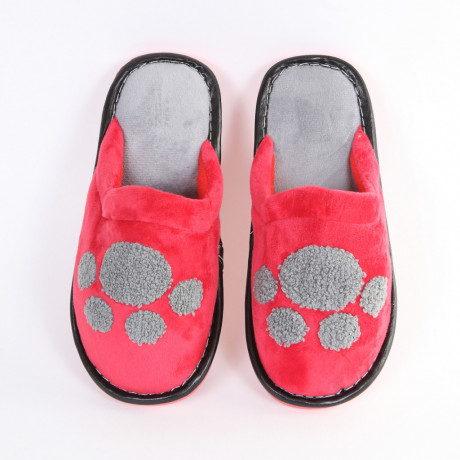 Papuci rosii Sia