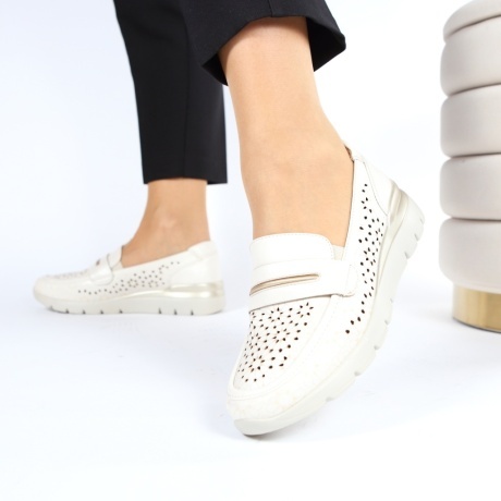 Pantofi crem cu toc Marda