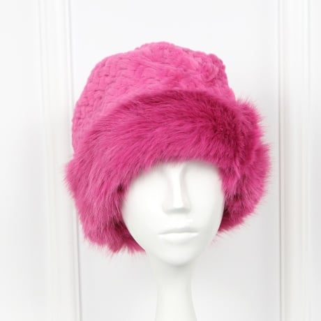 Caciula roz de blana Evelisse