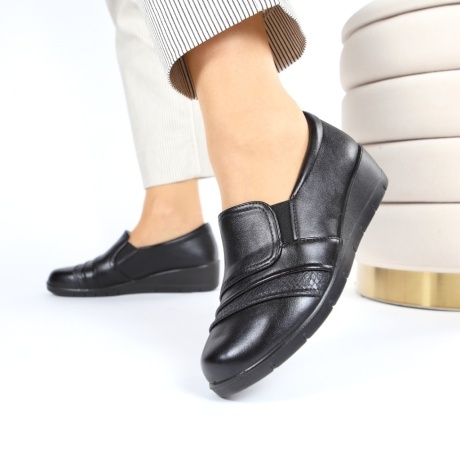 Pantofi negri usori si comozi Maldeea