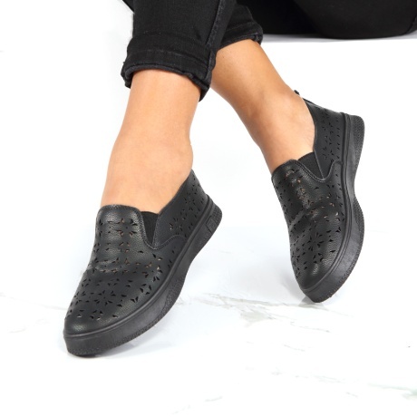 Pantofi negri perforati Calen