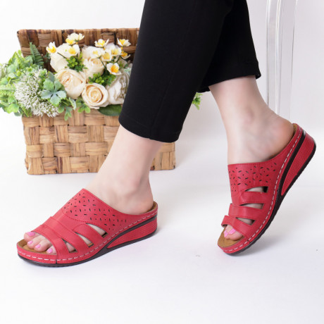 Papuci rosii piele ecologica Savina - Img 1