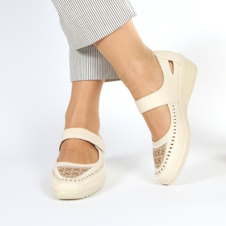 Pantofi crem cu platforma Heldia - Img 2