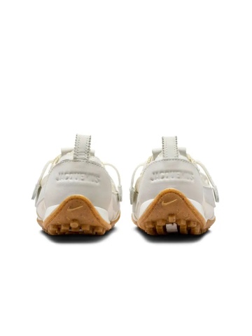 Jacquemus x Nike Moon Shoe SP Soft Pearl - Img 3