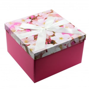 Cutie de cadou cu tissue paper, fundita decorativa si minifelicitare - Flori de cires