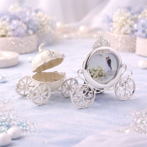 Elegant Carriage Gift Set – Photo Frame + Jewelry Box, Metal with Crystals, Silver, Gift for Women, AZAY