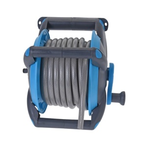 Furtun pe tambur 15 m cu suport de perete și accesorii – set complet irigare grădină, cu manivelă și duză reglabilă