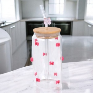 Pahar din sticlă borosilicată, cu capac din bambus, pai și fundițe, 460 ml, eCarla, SZK135