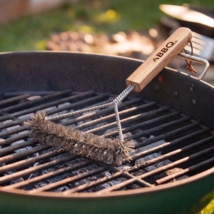 BBQ grill cleaning brush, triangular shape, durable metal bristles, wooden handle