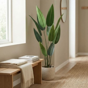 Plantă artificială Strelizia 110 cm, cu frunze verzi, lungi și ascuțite, cu detalii realiste, pentru interior, ghiveci negru inclus