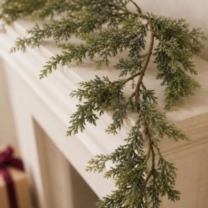 Ghirlandă decorativă, de Crăciun, crenguțe de conifer artificial cu aspect natural, verde, 270 cm, WSN33
