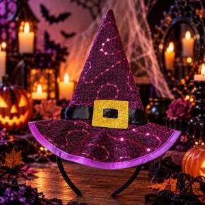 Bentiță Halloween, pălărie de vrăjitoare, cu vârf ascuțit, paiete roz, bandă neagră și cataramă aurie cu sclipici, boruri largi cu margine mov, accesoriu costum vrăjitoare
