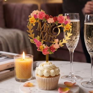 Cake Topper pentru tort în formă de inimioară MR&MRS