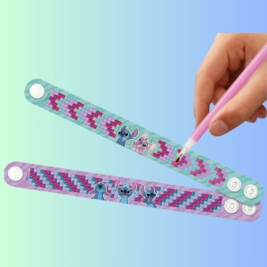 Set Brățări diamond painting, Stitch – 2 brățări cu pietricele strălucitoare, tool inclus, Moxy, 6+ ani