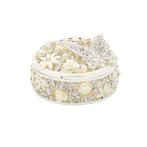 Cutie Bijuterii Rotundă 5 cm cu Fluture, Flori și Strasuri AZAY – Casetă Bijuterii Elegantă, Cutie Inel, Cutie Cadou Femei cu Ambalaj Premium