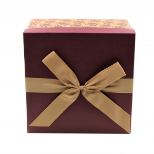 Cutie de cadou cu tissue paper, fundita decorativa si minifelicitare - Maroniu