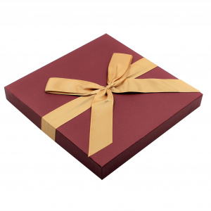 Cutie de cadou cu tissue paper, fundita decorativa si minifelicitare - Maroniu