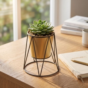 Ghiveci decorativ metalic, cu suport, pentru plante, culoare auriu/negru, 16x16x15,7 cm