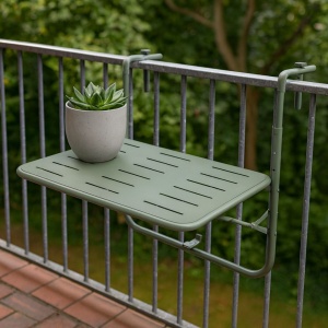 Masă suspendabilă pentru balcon Ambiance, metal vopsit verde, prindere pe balustradă, 60×43 cm, înălțime reglabilă