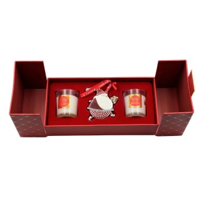 Set Cadou Bailey & Brooke – Lumânări Parfumate și Decorațiune Moș Crăciun
