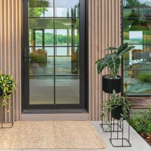 Set două ghivece decorative pentru plante și flori, din metal negru, design modern