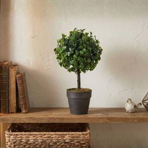 Plantă artificială tip copăcel Buxus 28 cm, în ghiveci negru, design modern pentru interior