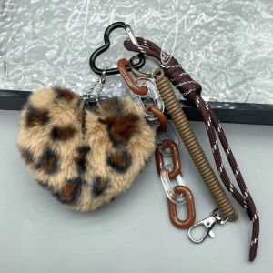 Breloc inimă pluș leopard, cu carabină și lanț decorativ, eCarla, BRL382
