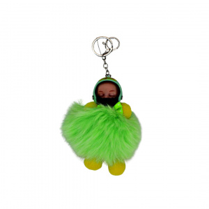Breloc puf verde model bebeluș cu cască