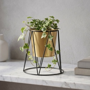 Decorative metal plant pot with stand, gold/black, 16x16x15.7 cm