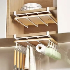 Organizator de bucătărie, suspendat, din metal, cu raft și cârlige pentru ustensile și căni, Ecarla, culoarea alb, 25×25 ×9,7 cm, OR116B