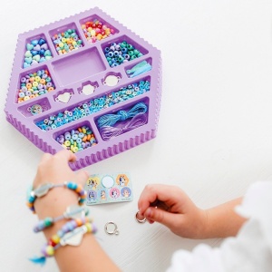 Set brățări Bluey cu 1500 mărgele, șnururi & charm-uri, Totum, 3+ ani