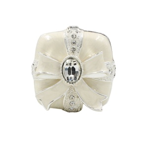 Cutie Bijuterii 6x6 cm în Formă de Cadou cu Fundă și Strasuri AZAY – Casetă Bijuterii Elegantă, Cutie Inel, Cadou Femei cu Ambalaj Premium