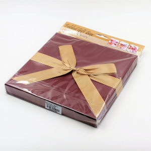 Cutie de cadou cu tissue paper, fundita decorativa si minifelicitare - Maroniu