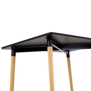 Masă pătrată Jumi, 80x80 cm, blat MDF negru, picioare lemn, stil scandinav