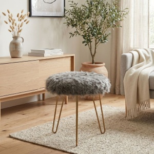 Scaun Decorativ cu Blăniță Artificială, 30x30x28 cm, 3 Picioare Metalice – Home & Styling, gri