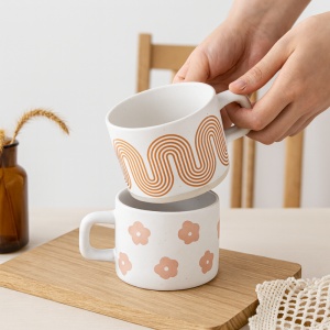 Cană ceramică, cu imprimeu bej, model floral retro, 250 ml, eCarla, KB30