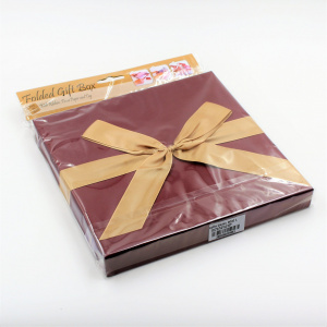 Cutie de cadou cu tissue paper, fundita decorativa si minifelicitare - Maroniu