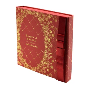 Decorațiune metalică Bailey & Brook, Moș Crăciun cu Cheia Magică a Crăciunului, cutie cadou elegantă