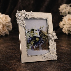 AZAY Floral Photo Frame with Crystals, 10x15 cm, Elegant Decorative Photo Frame, Wedding / Housewarming Gift, Gift Box Included