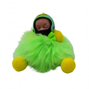 Breloc puf verde model bebeluș cu cască