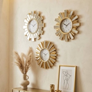 Ceas decorativ Koopman, în formă de soare, auriu cu accente de oglindă, mecanism Quartz