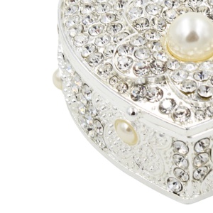 Cutie Bijuterii în Formă de Inimă 5x5 cm cu Perle și Strasuri AZAY – Casetă Bijuterii Elegantă, Cutie Inel, Cadou Romantic Femei, Ambalaj Premium