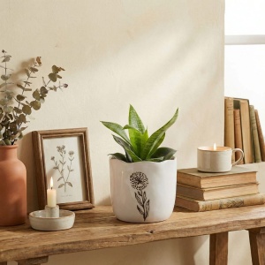 Decorative plant pot cover for plants and flowers, made of white porcelain with a floral pattern, 13x15 cm