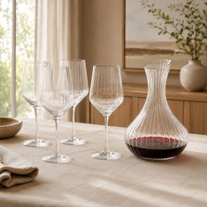 Set 5 piese pentru vin, Atmosphera – 4 pahare cu picior și un decantor din sticlă, design striat