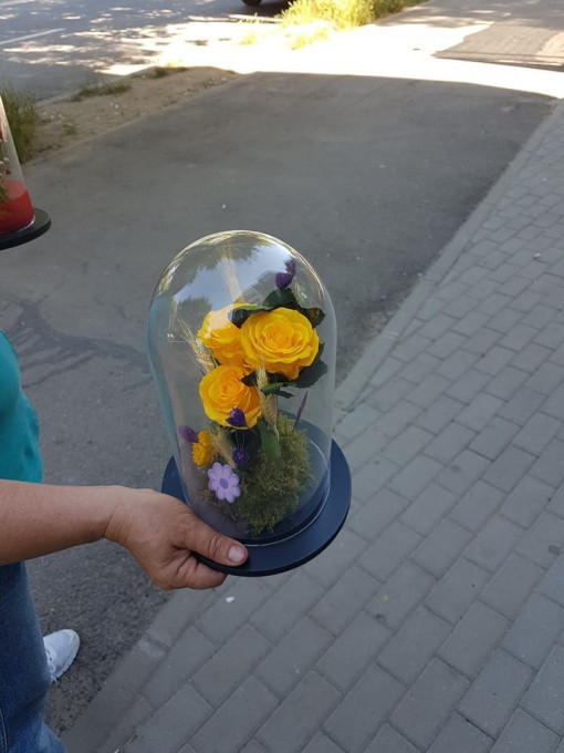 Fii indraznet - Cupola cu 3 trandafiri criogenati culoare galben