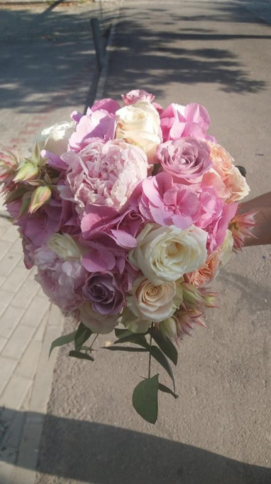 Buchet de mireasa cu hortensie roz B19